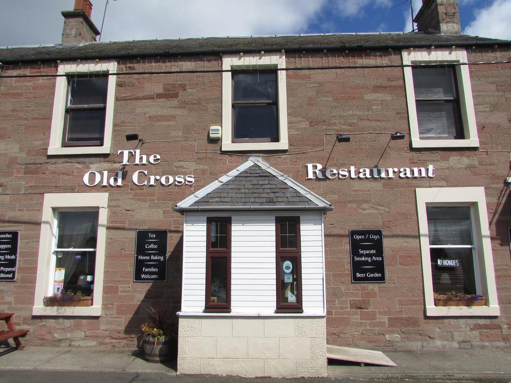Blairgowrie and Rattray The Old Cross Inn מראה חיצוני תמונה